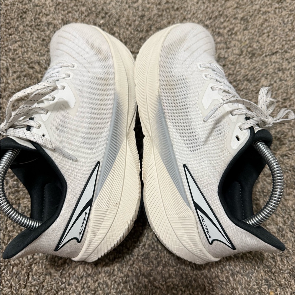 Altra Experience Flow Women's Cream Athletic Shoes - Picture 6 of 11